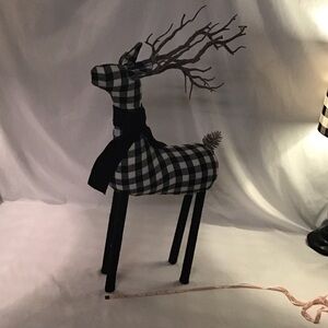 Plaid Reindeer Holiday Decor